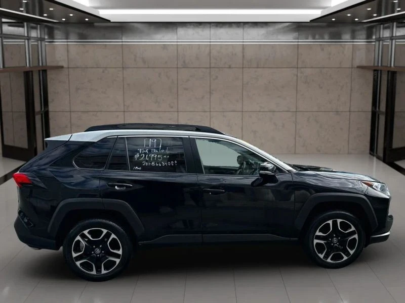 2019 Toyota RAV4 5th Gen - Image 4 of 12