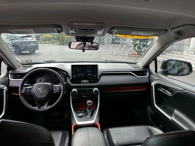 2019 Toyota RAV4 5th Gen - Image 11 of 12