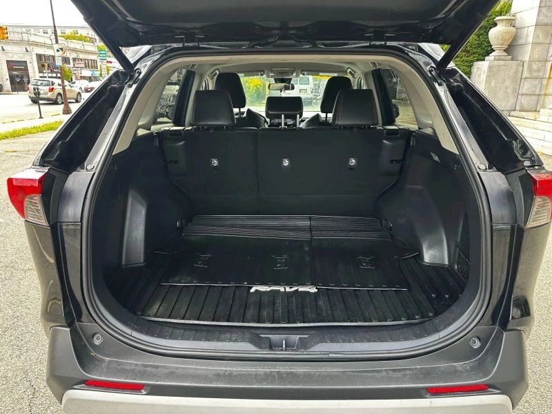 2019 Toyota RAV4 5th Gen - Image 7 of 12