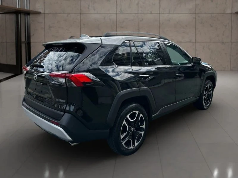 2019 Toyota RAV4 5th Gen - Image 5 of 12