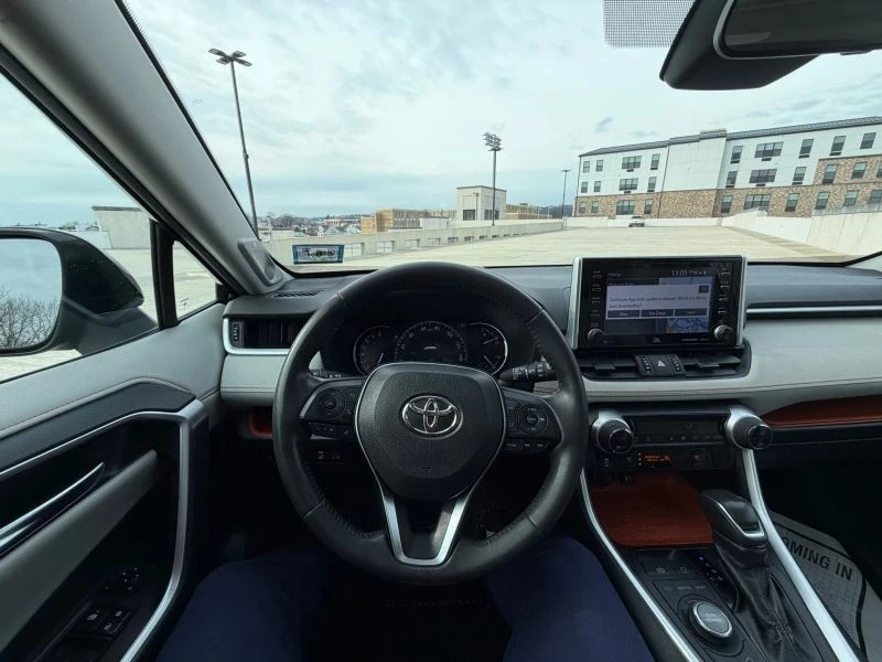 2019 Toyota RAV4 5th Gen - Image 11 of 12