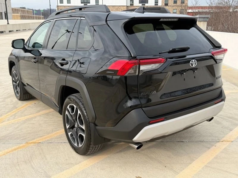 2019 Toyota RAV4 5th Gen - Image 5 of 12