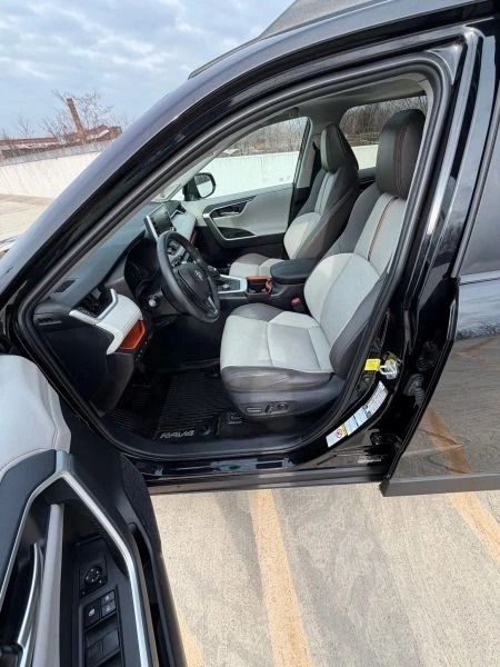 2019 Toyota RAV4 5th Gen - Image 10 of 12