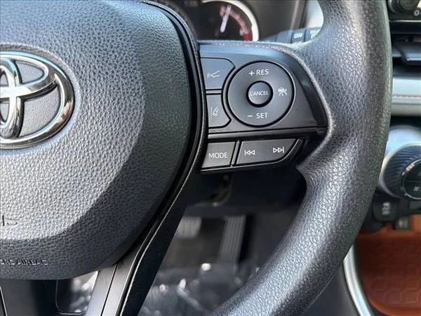 2019 Toyota RAV4 5th Gen - Image 15 of 21