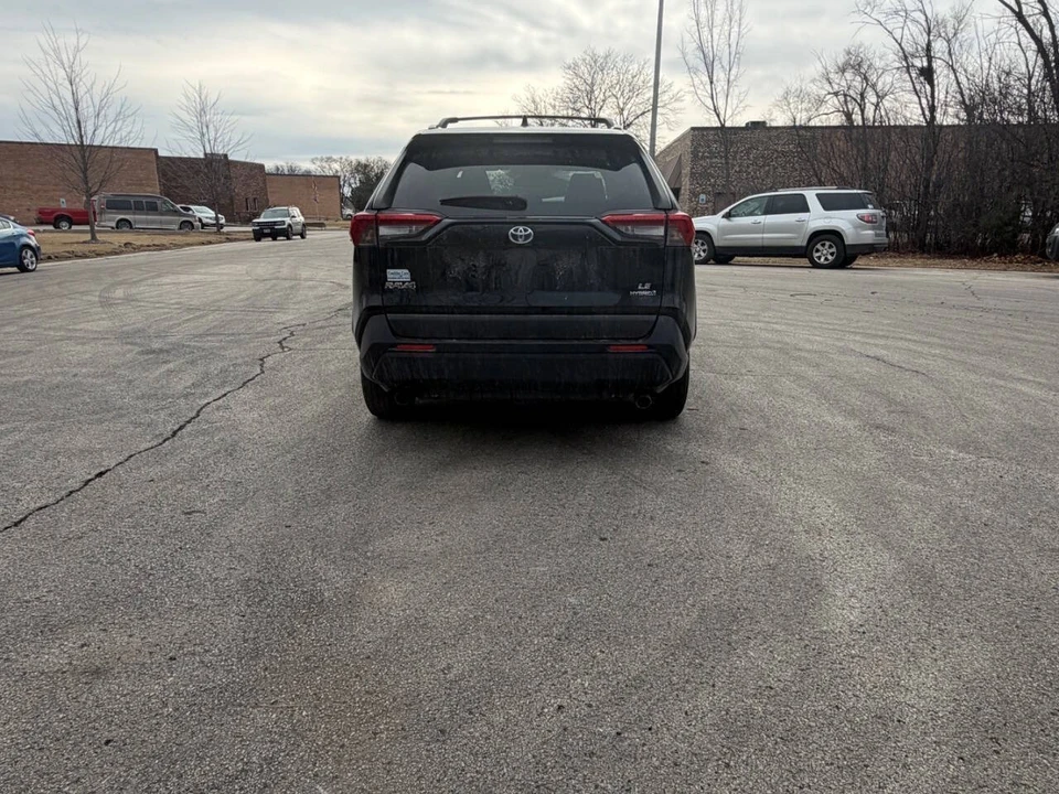 2019 Toyota RAV4 5th Gen - Image 5 of 9