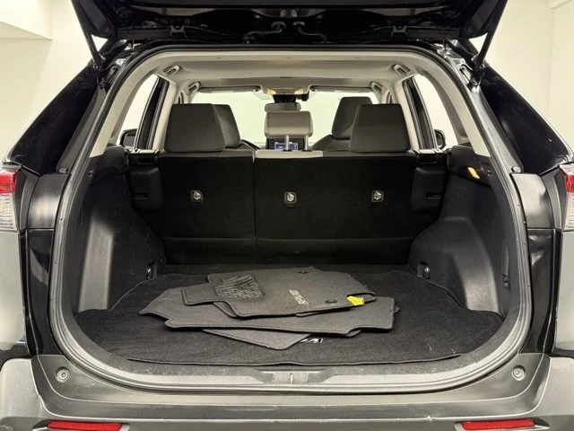 2019 Toyota RAV4 5th Gen - Image 11 of 12
