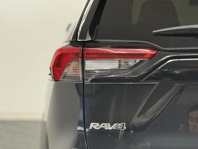 2019 Toyota RAV4 5th Gen - Image 9 of 12
