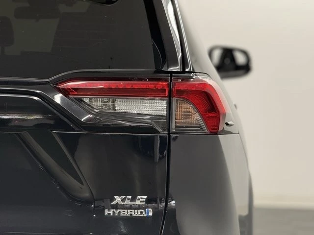 2019 Toyota RAV4 5th Gen - Image 7 of 12