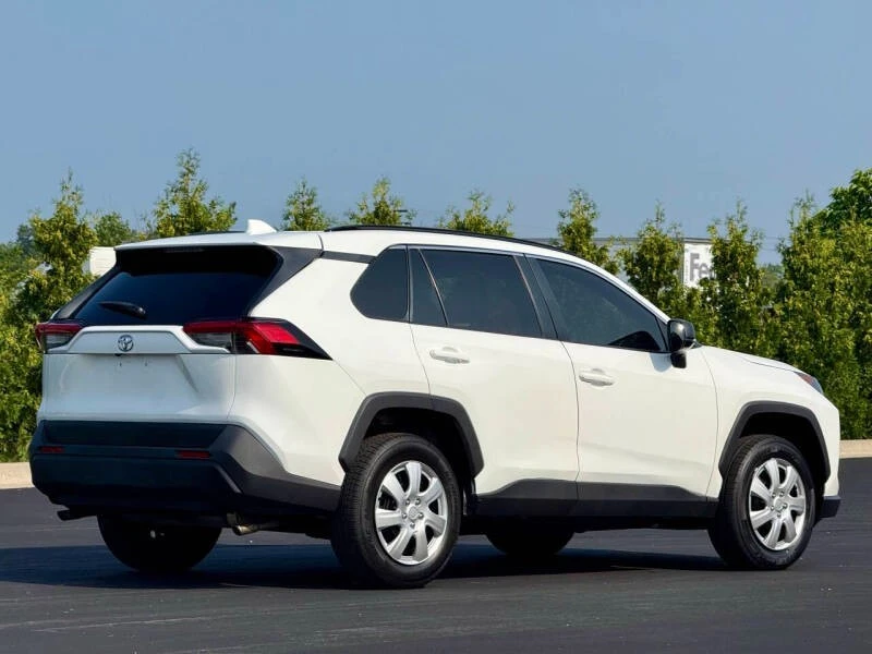 2019 Toyota RAV4 5th Gen - Image 5 of 21