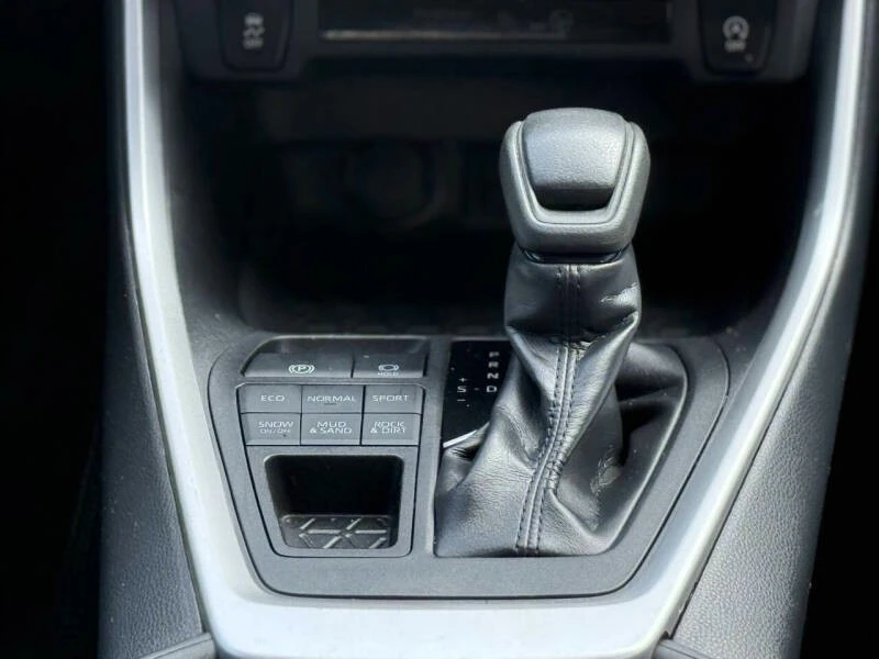 2019 Toyota RAV4 5th Gen - Image 19 of 21