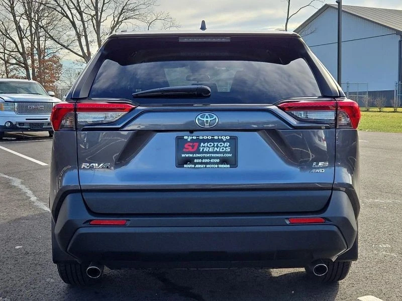2019 Toyota RAV4 5th Gen - Image 5 of 12