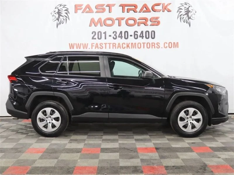 2019 Toyota RAV4 5th Gen - Image 4 of 12