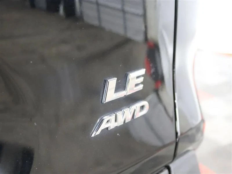 2019 Toyota RAV4 5th Gen - Image 8 of 12
