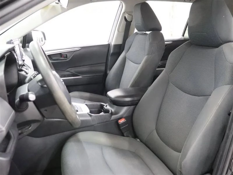 2019 Toyota RAV4 5th Gen - Image 9 of 12