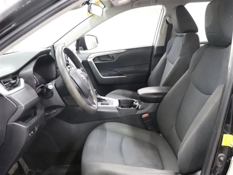 2019 Toyota RAV4 5th Gen - Image 10 of 12