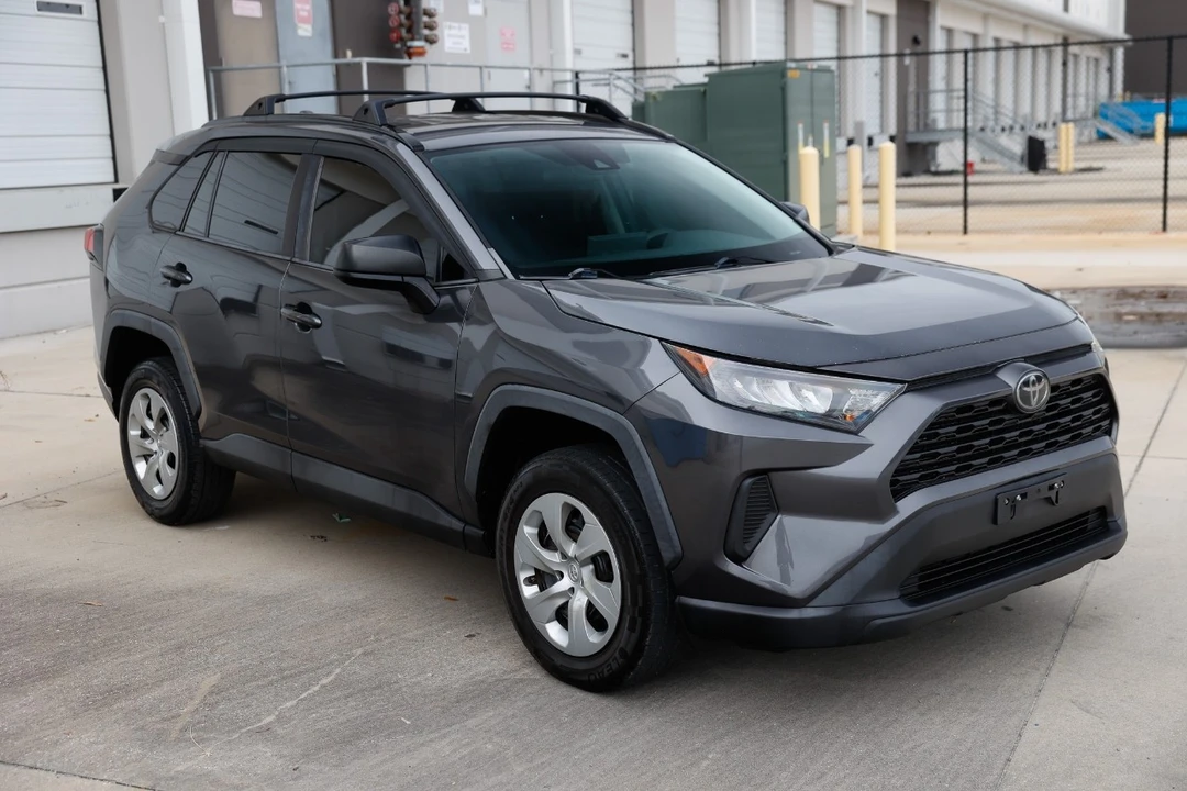 2019 Toyota RAV4 5th Gen - Image 15 of 21