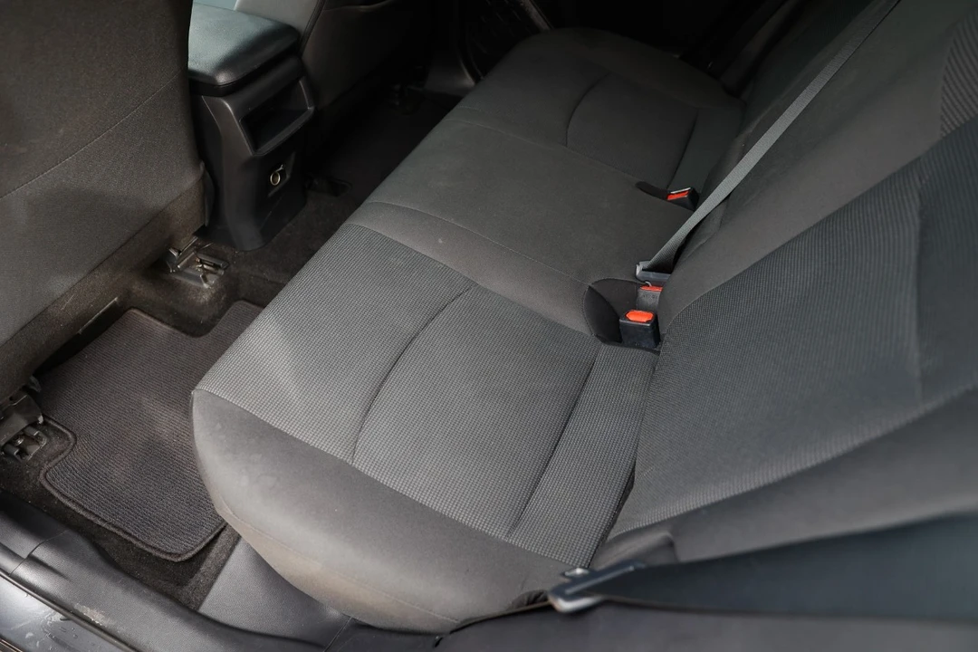 2019 Toyota RAV4 5th Gen - Image 8 of 12