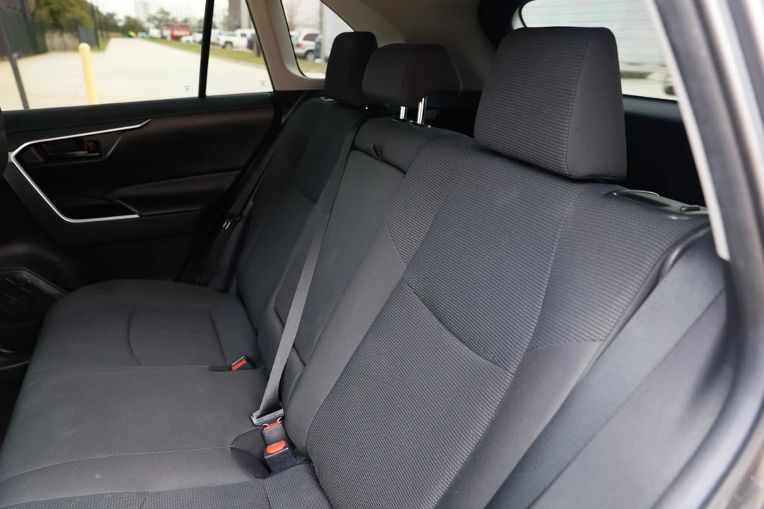 2019 Toyota RAV4 5th Gen - Image 10 of 12