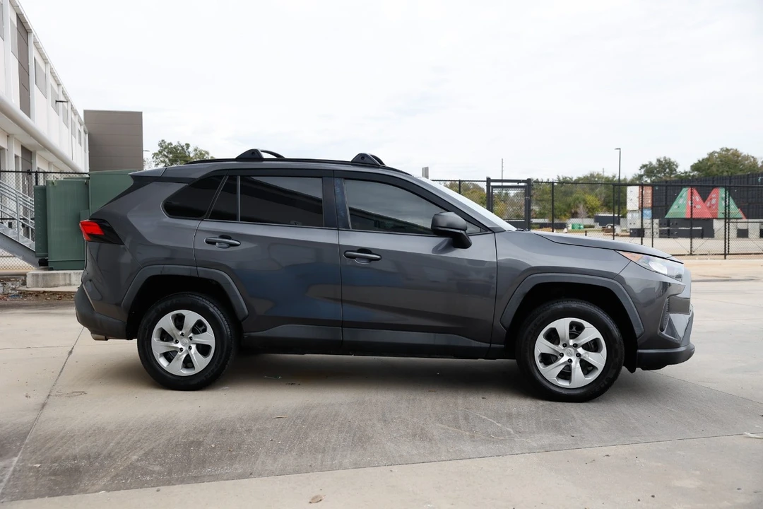 2019 Toyota RAV4 5th Gen - Image 13 of 21