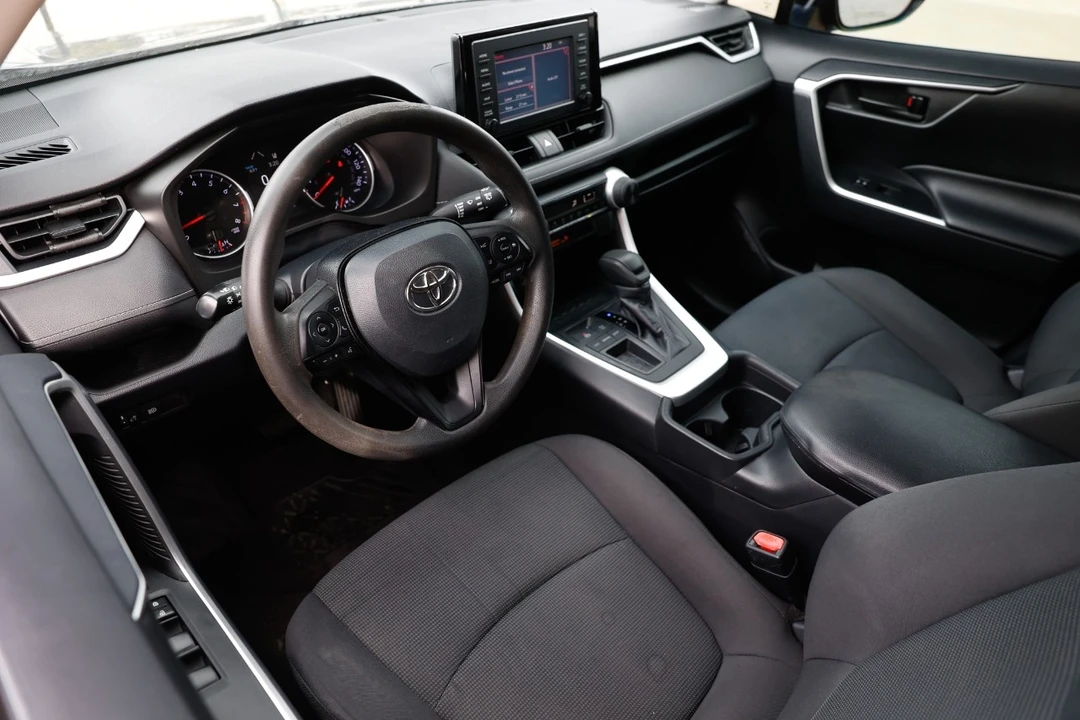 2019 Toyota RAV4 5th Gen - Image 4 of 12