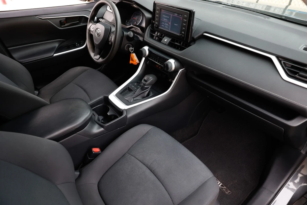 2019 Toyota RAV4 5th Gen - Image 16 of 21
