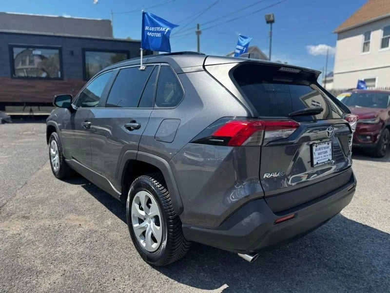 2019 Toyota RAV4 5th Gen - Image 8 of 12