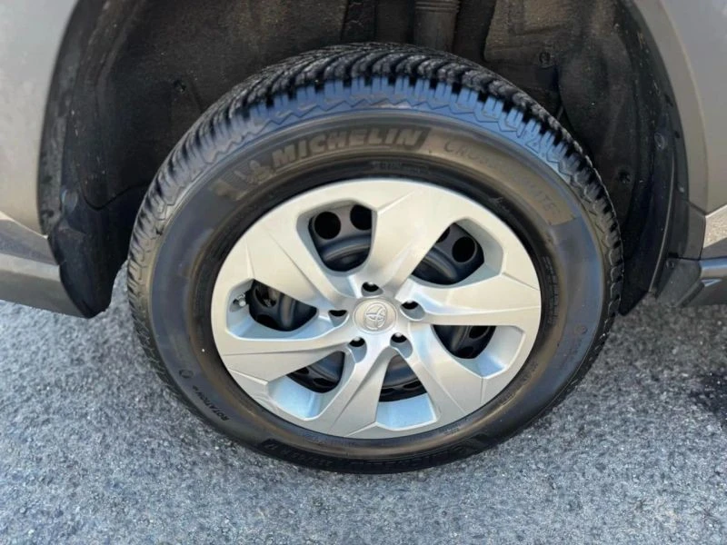 2019 Toyota RAV4 5th Gen - Image 11 of 12