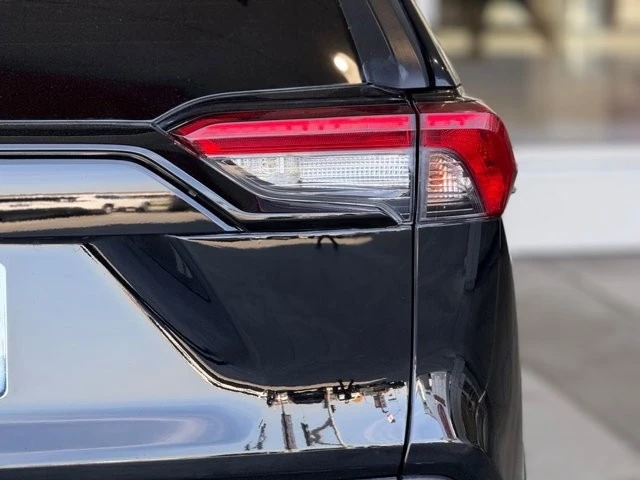 2019 Toyota RAV4 5th Gen - Image 12 of 21