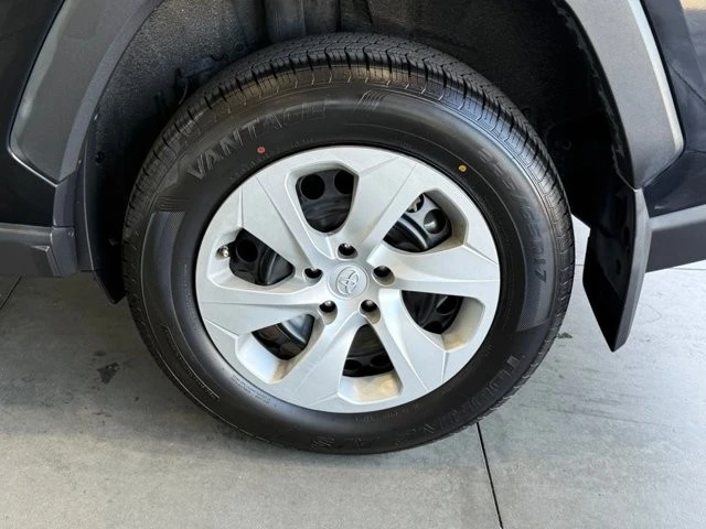 2019 Toyota RAV4 5th Gen - Image 15 of 21