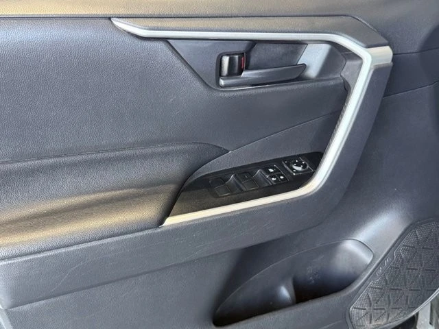 2019 Toyota RAV4 5th Gen - Image 17 of 21
