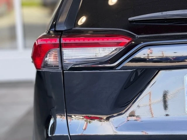 2019 Toyota RAV4 5th Gen - Image 11 of 21