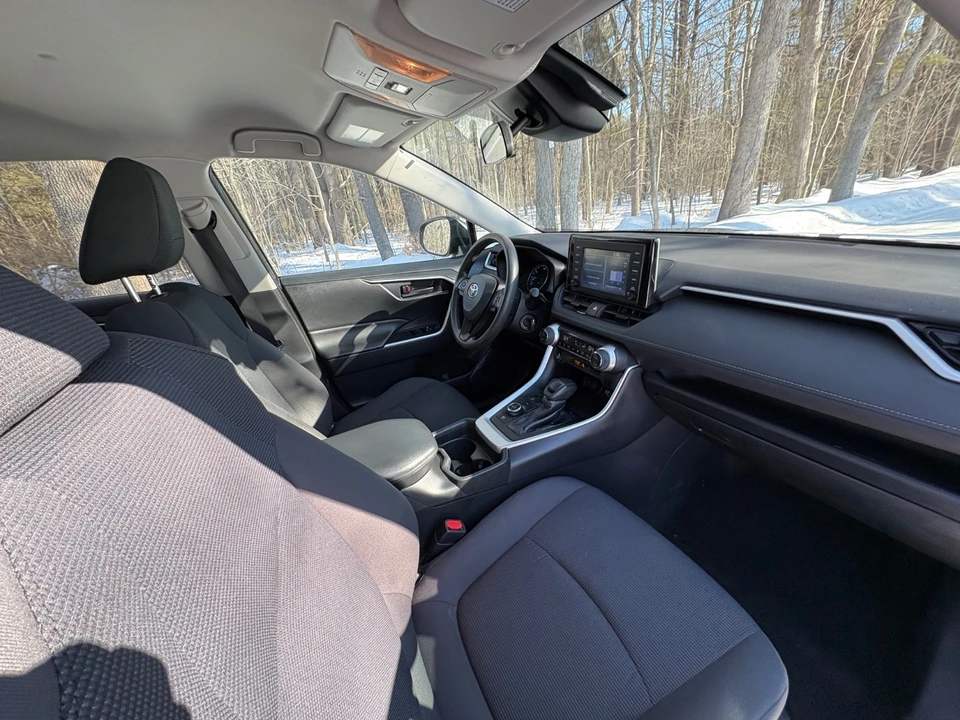 2019 Toyota RAV4 5th Gen - Image 17 of 21