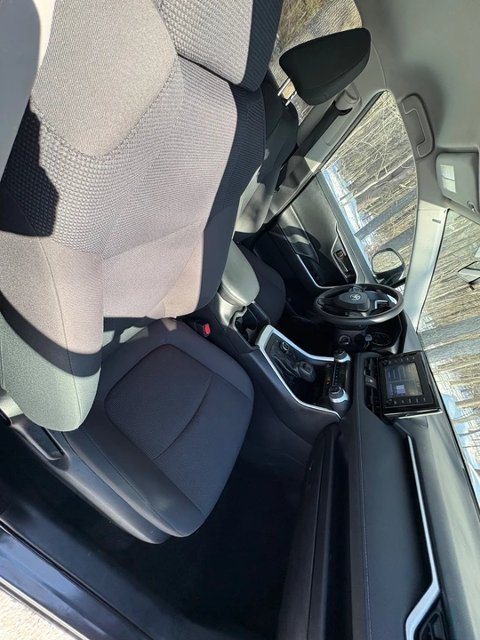 2019 Toyota RAV4 5th Gen - Image 12 of 21