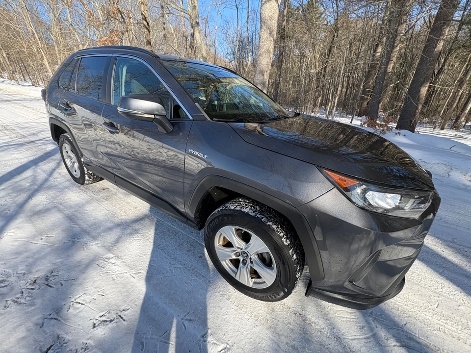2019 Toyota RAV4 5th Gen - Image 13 of 21