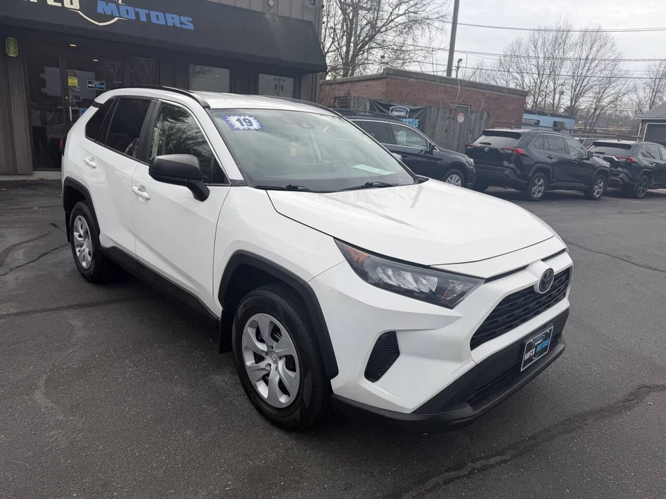 2019 Toyota RAV4 5th Gen - Image 12 of 21