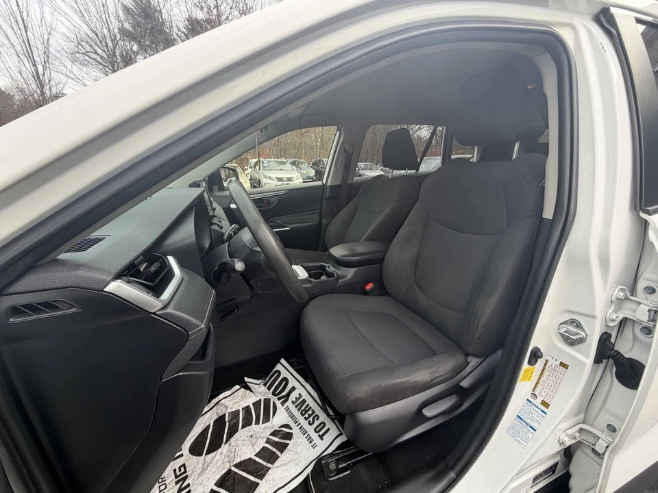 2019 Toyota RAV4 5th Gen - Image 13 of 21