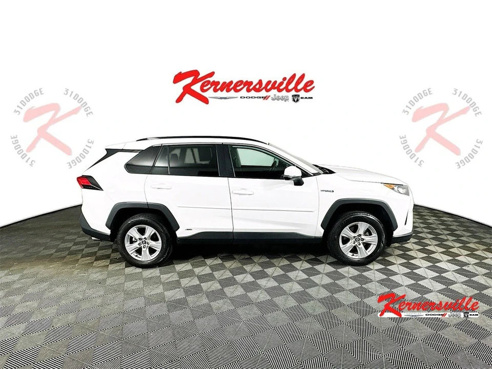 2019 Toyota RAV4 5th Gen - Image 8 of 21