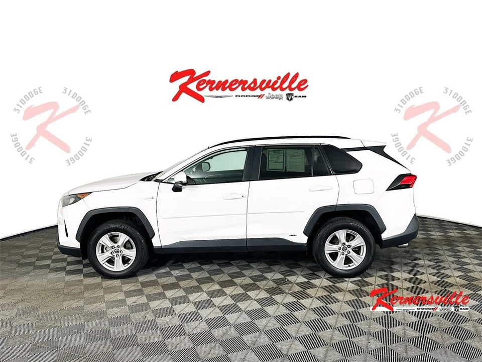2019 Toyota RAV4 5th Gen - Image 4 of 21