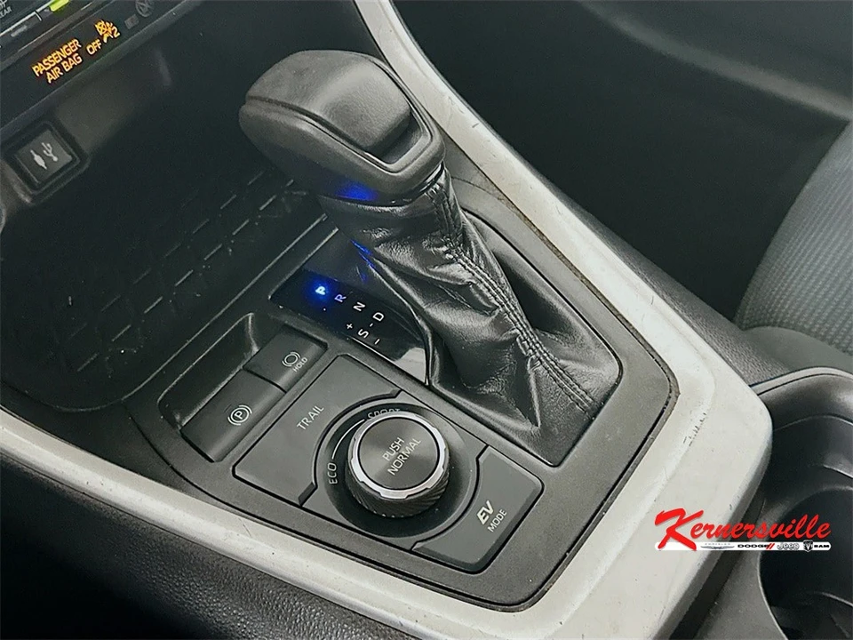 2019 Toyota RAV4 5th Gen - Image 16 of 21