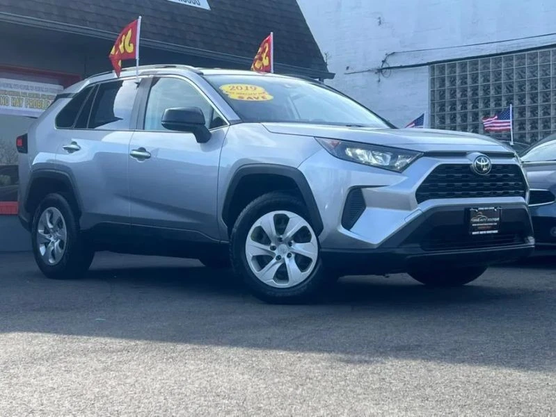 2019 Toyota RAV4 5th Gen - Image 3 of 12