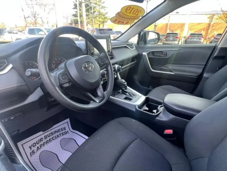 2019 Toyota RAV4 5th Gen - Image 10 of 12