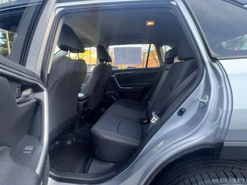 2019 Toyota RAV4 5th Gen - Image 11 of 12