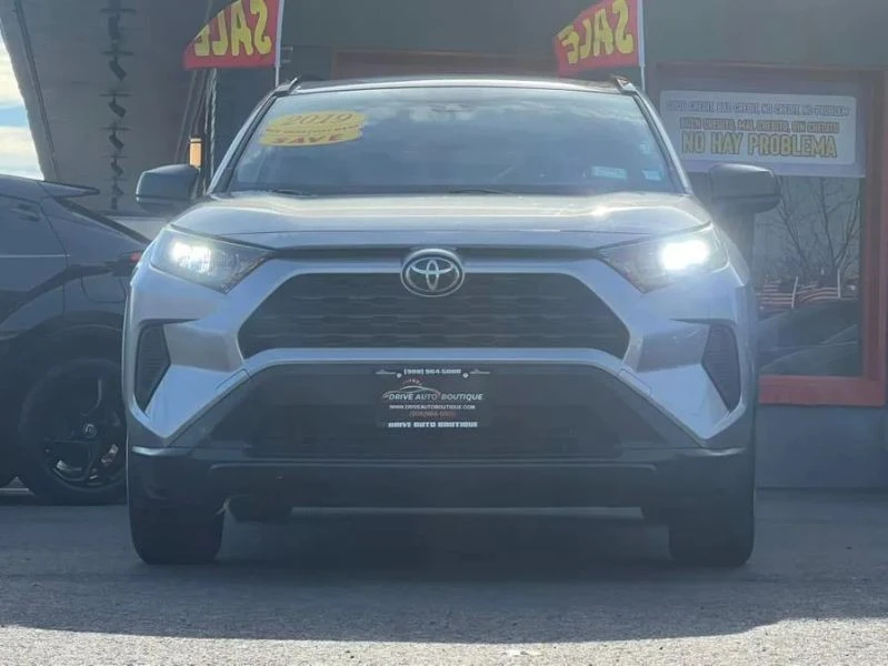 2019 Toyota RAV4 5th Gen - Image 2 of 12