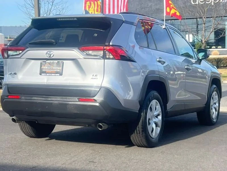 2019 Toyota RAV4 5th Gen - Image 7 of 12
