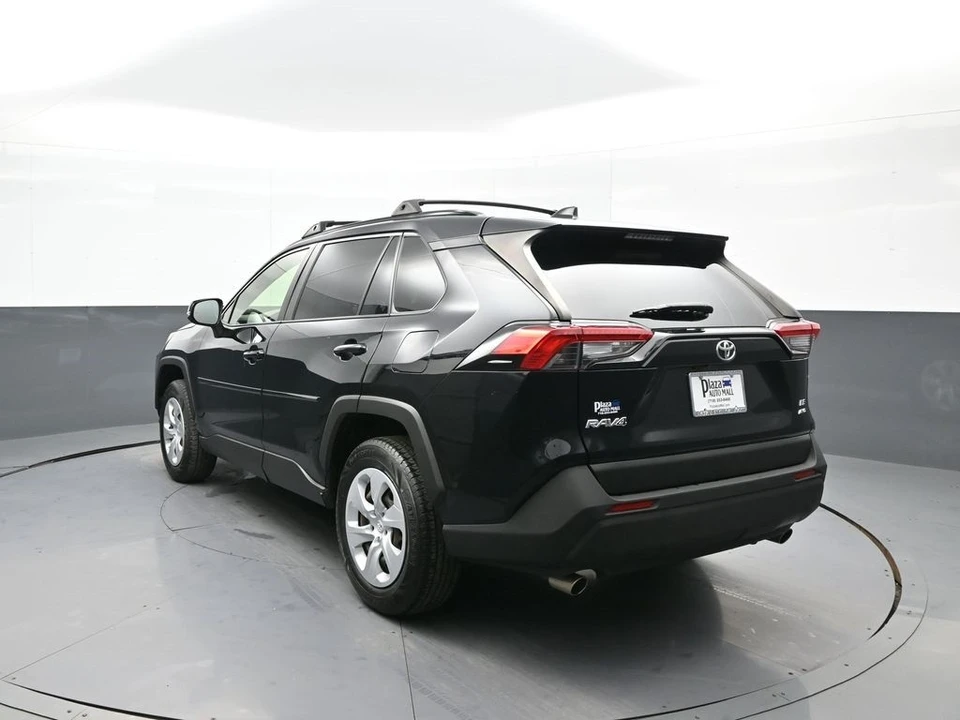 2019 Toyota RAV4 5th Gen - Image 8 of 12