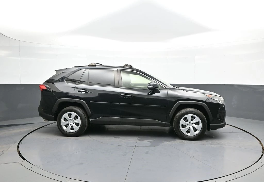 2019 Toyota RAV4 5th Gen - Image 5 of 12