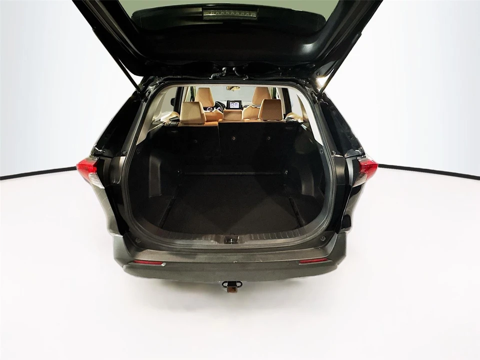 2019 Toyota RAV4 5th Gen - Image 17 of 21