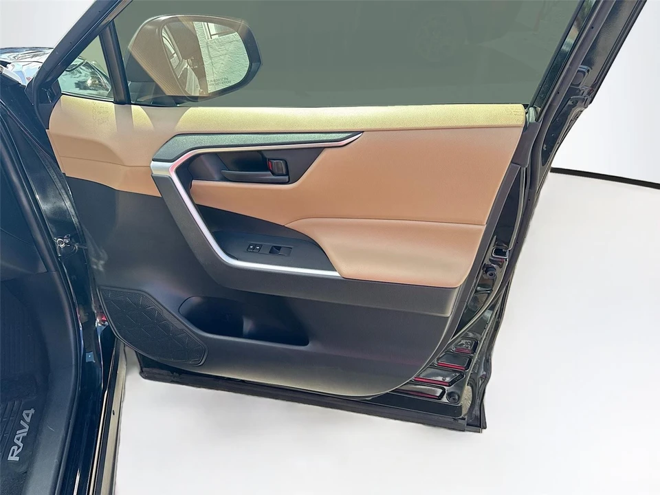 2019 Toyota RAV4 5th Gen - Image 9 of 18