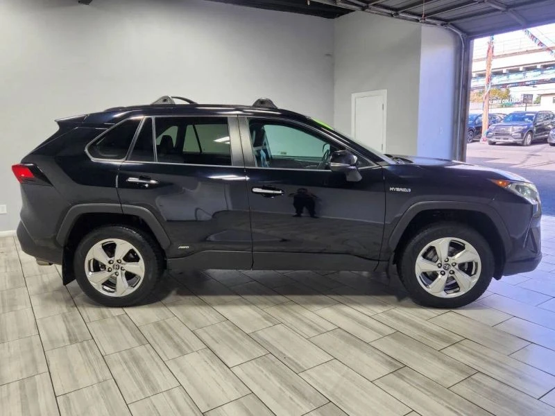 2019 Toyota RAV4 5th Gen - Image 6 of 12