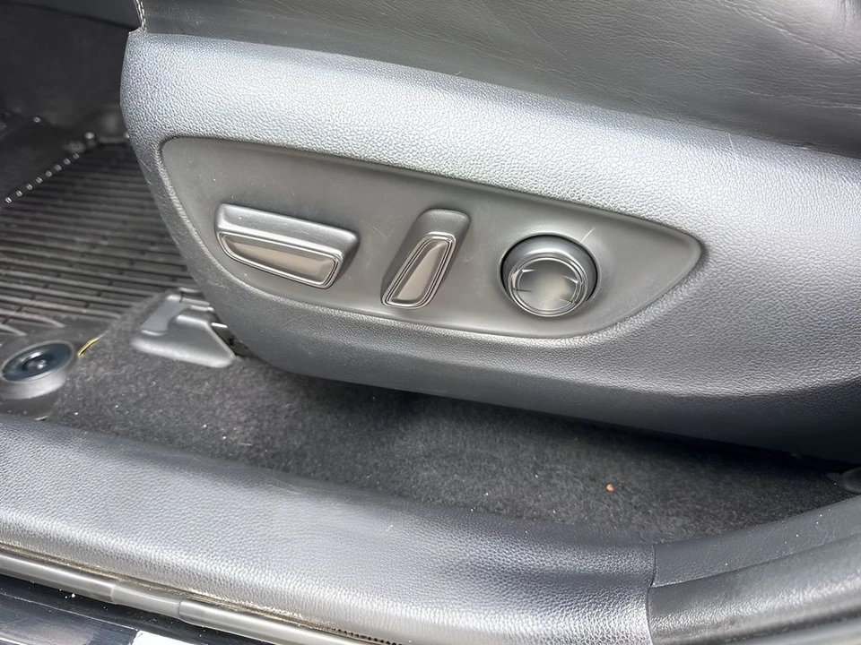 2019 Toyota RAV4 5th Gen - Image 10 of 12
